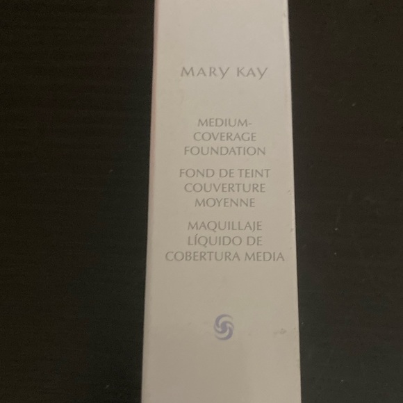 Mary Kay Medium coverage foundation- 1 oz size Ivory in box. 2 available - Picture 1 of 7